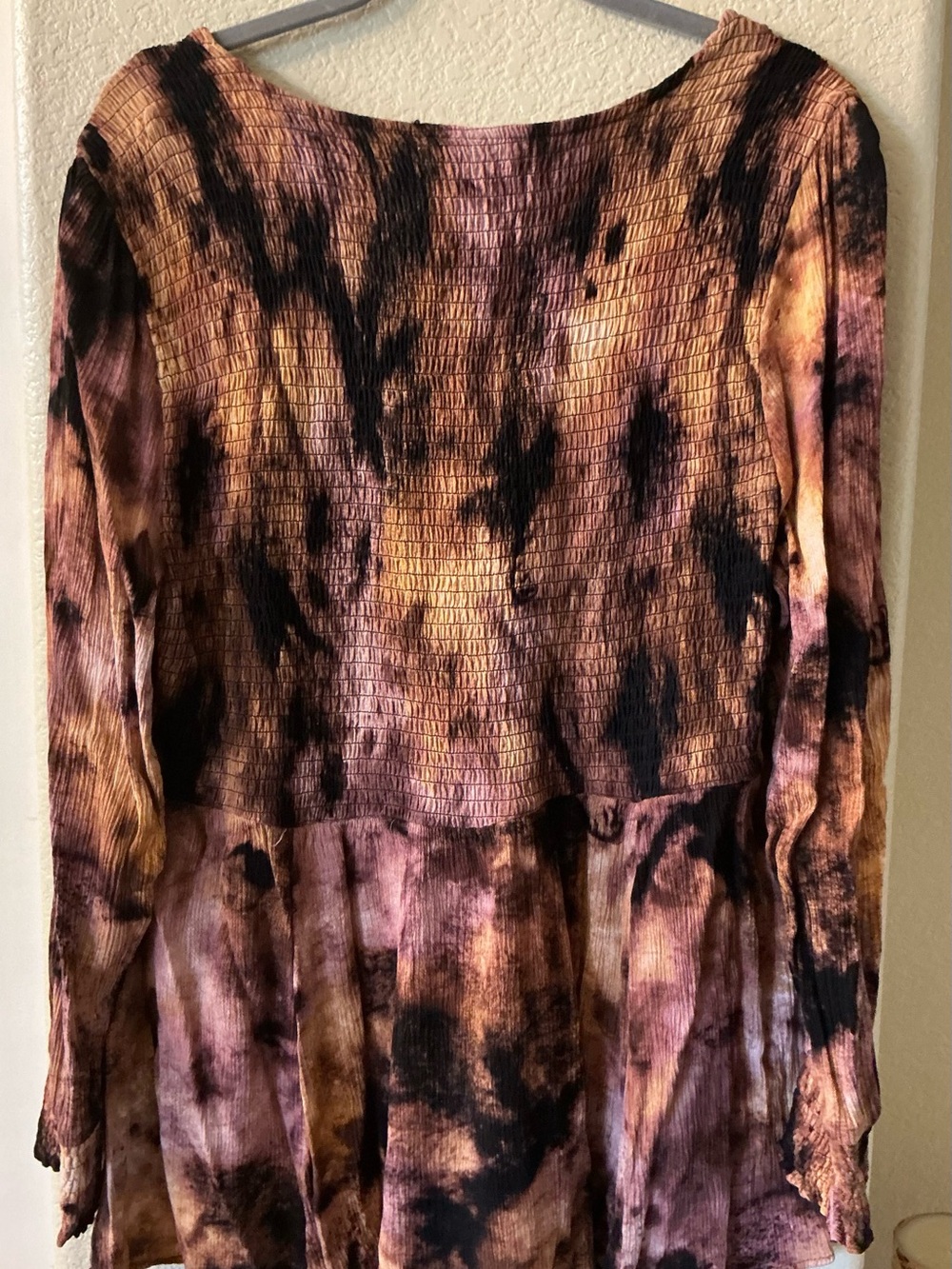 Torrid Tie-Dye V-Neck Babydoll Long Sleeve Top - 2X - Picture 4 of 6